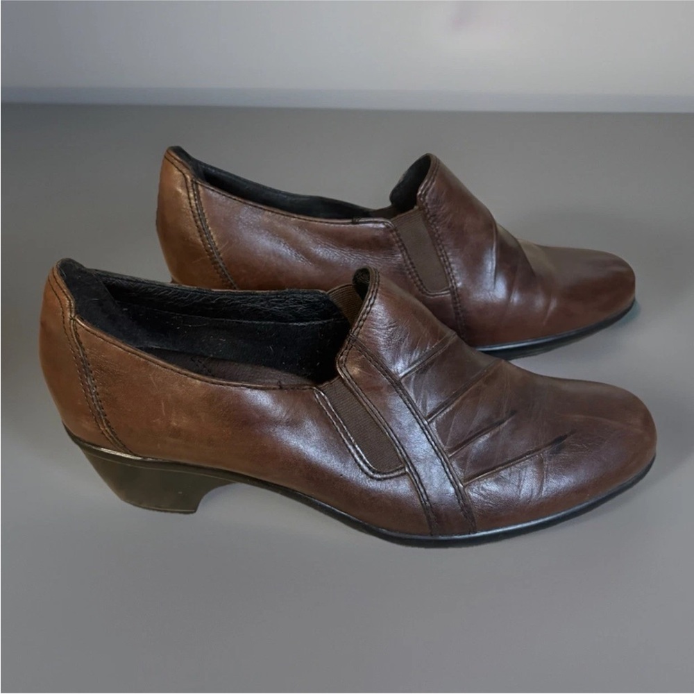 Clarks Women's Dark Brown Leather Flats